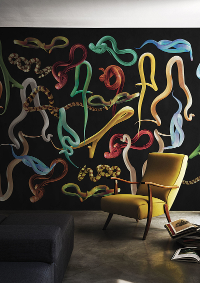 Snakes storm Londonart