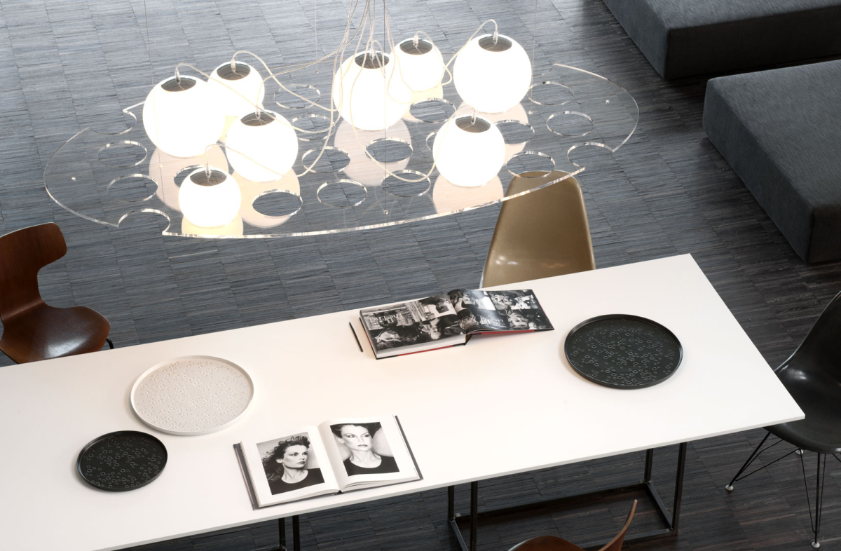 Итальянский свет OLUCE в Парад Дизайн: обновление экспозиции