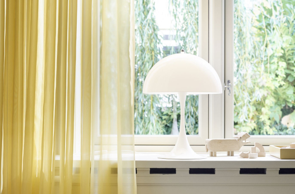 Panthella Table 320 Louis Poulsen