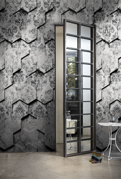 Never too close Londonart