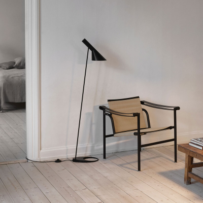 AJ Floor Louis Poulsen