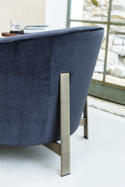 Copine Bergere Steel Porada