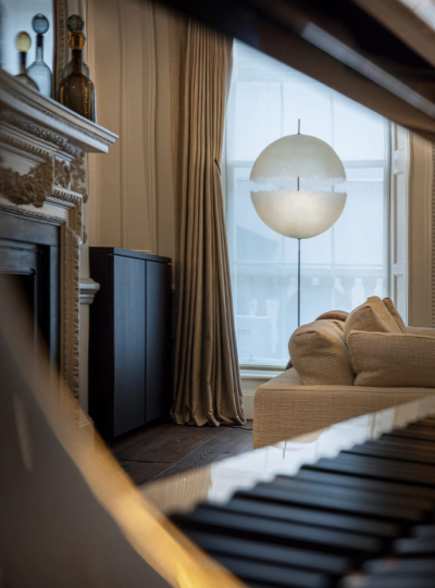 PostKrisi F 64 Catellani Smith