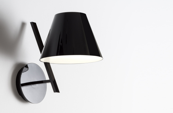 Настенные светильники Artemide