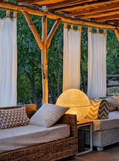 Medousê F Catellani Smith