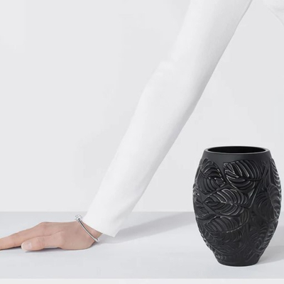 Feuilles Vase Black Crystal Lalique
